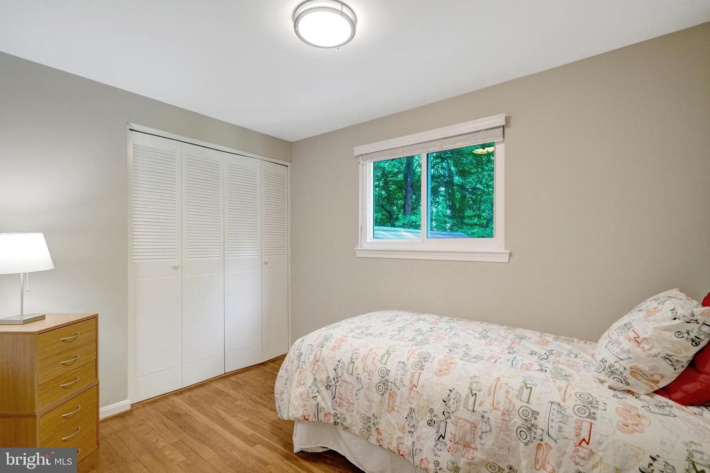 8640 Victoria Road photo 17