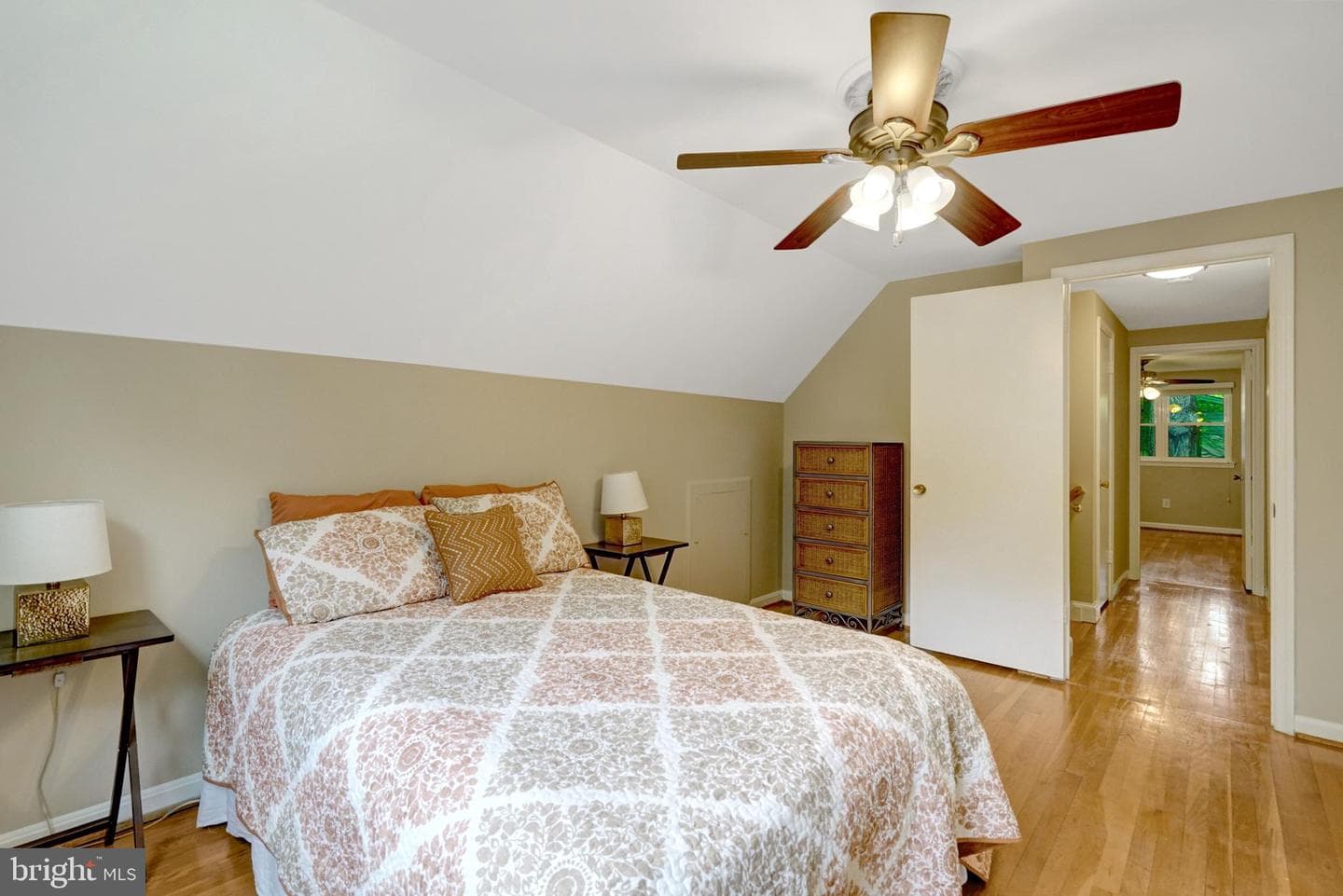 8640 Victoria Road photo 21