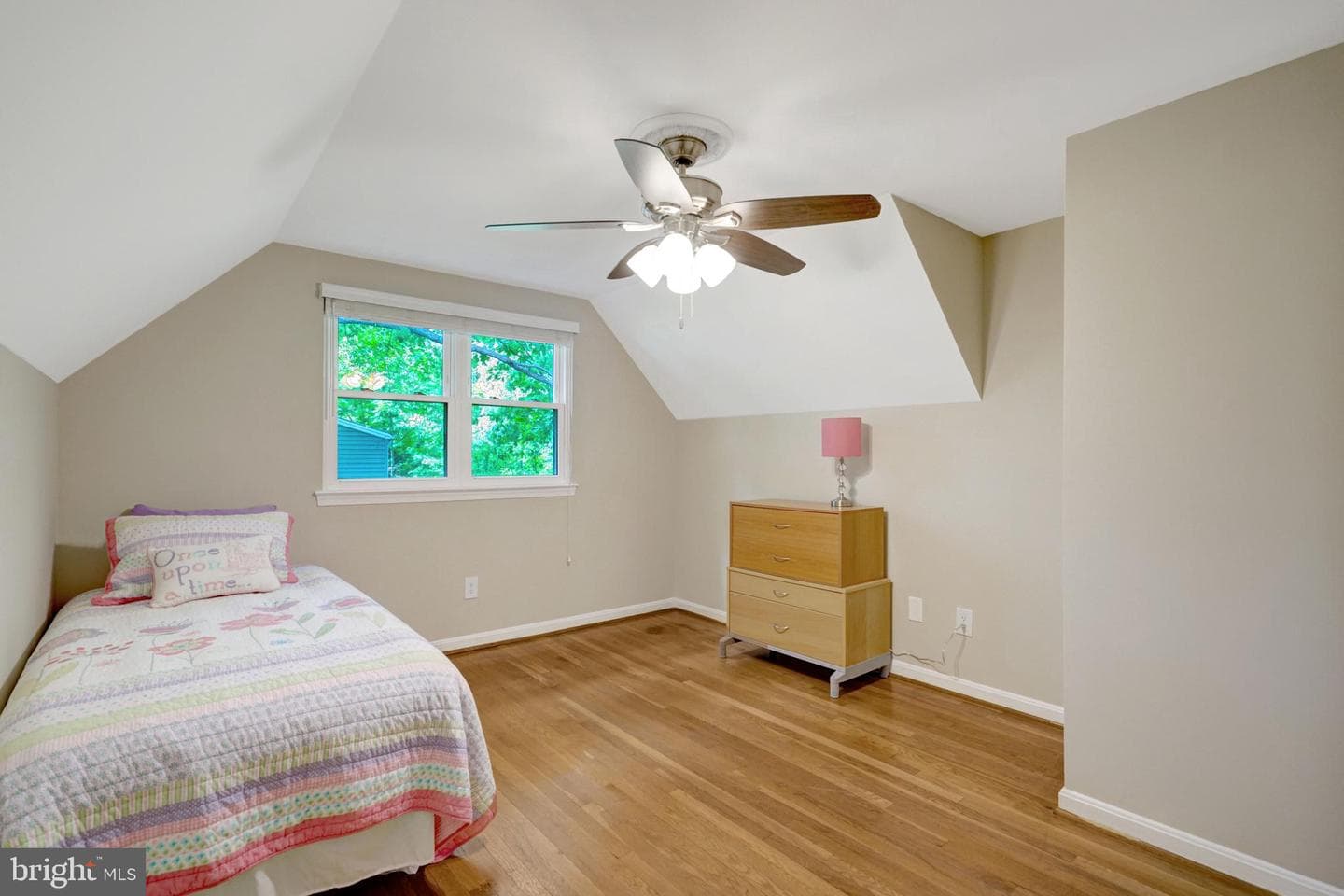 8640 Victoria Road photo 22