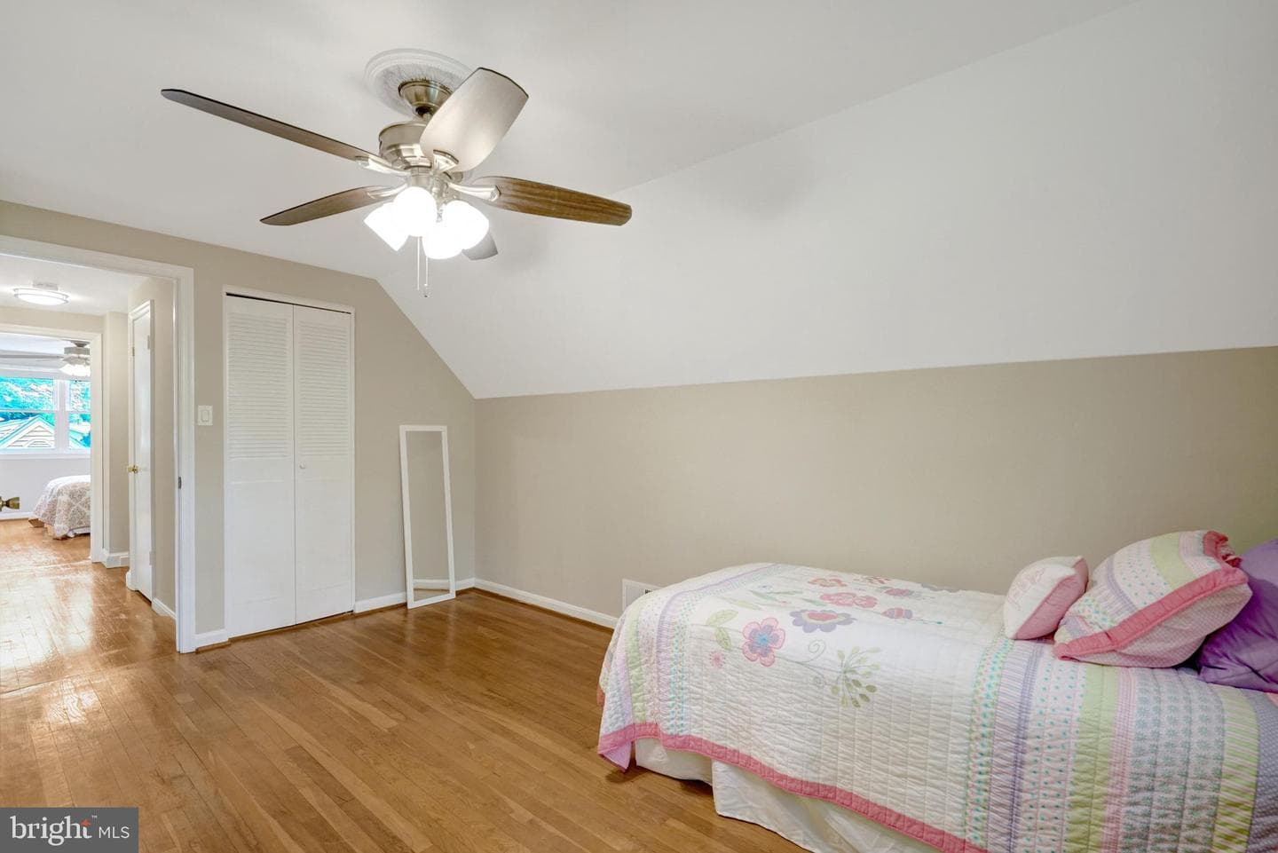 8640 Victoria Road photo 23