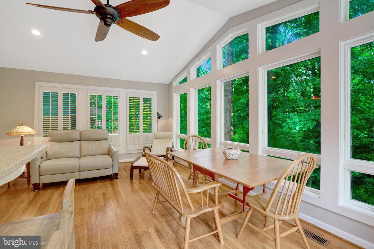 8640 Victoria Road photo 45