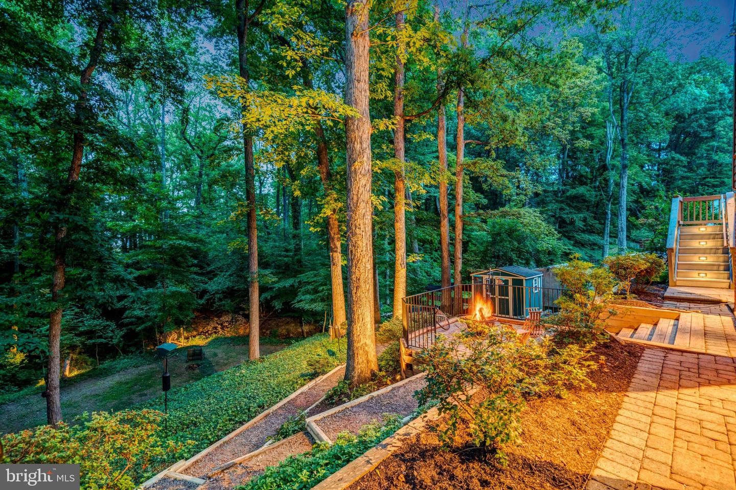8640 Victoria Road photo 5
