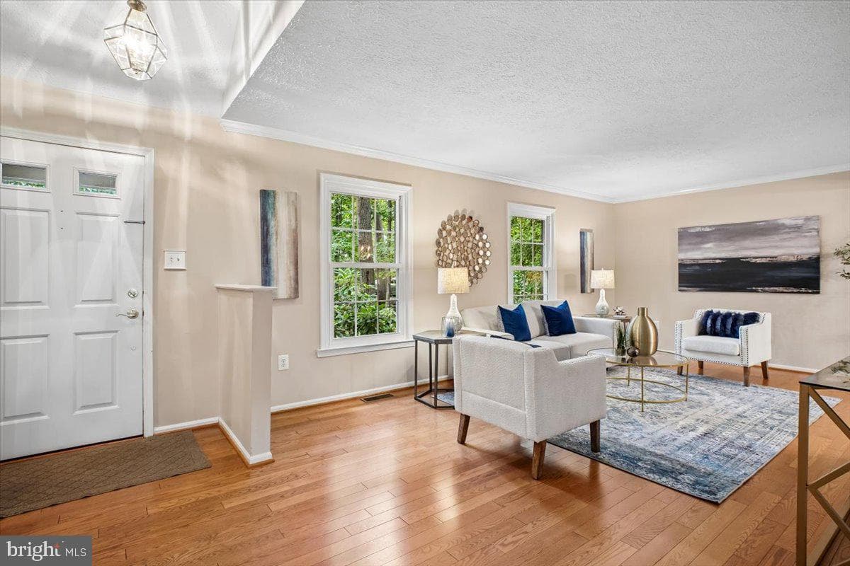 1877 Post Oak Trail photo 3
