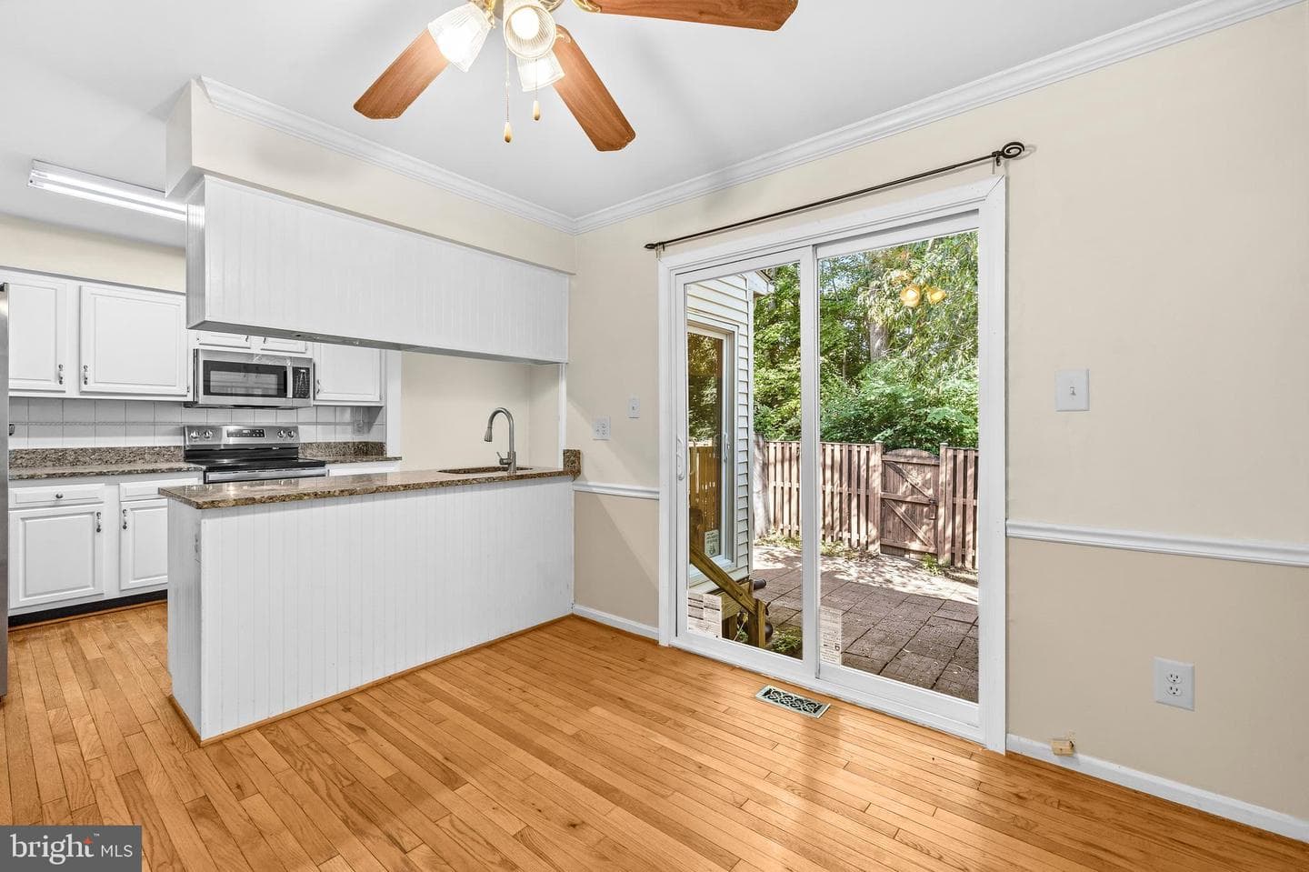 6016 Rockton Court photo 10