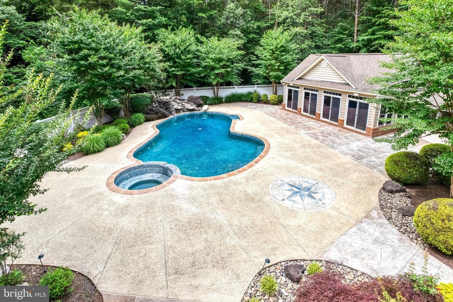 8261 Roseland Drive photo 100