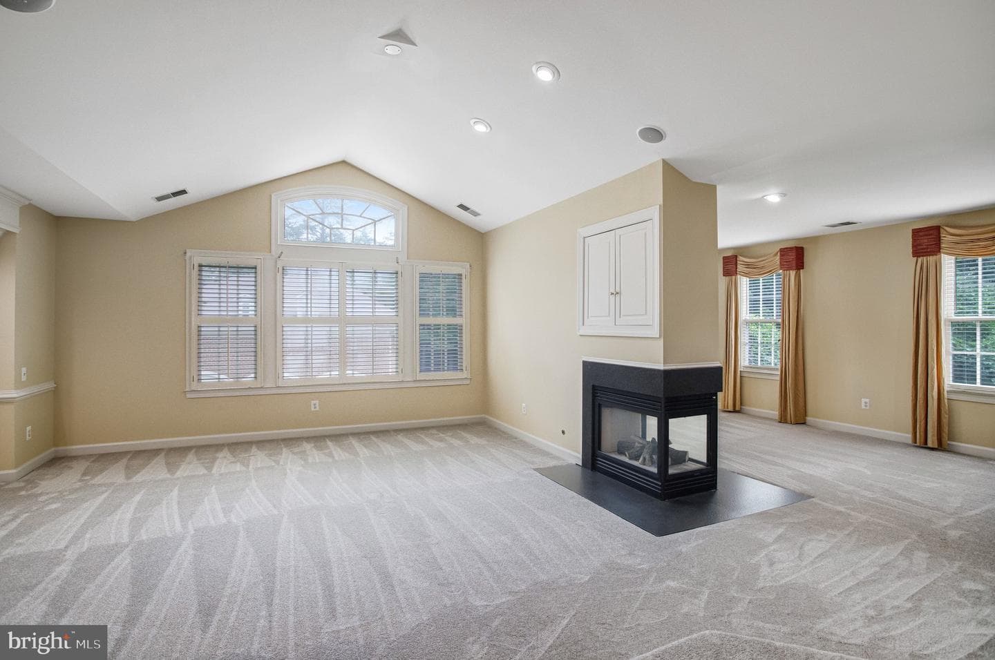 8261 Roseland Drive photo 45