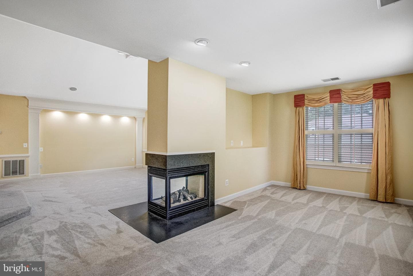 8261 Roseland Drive photo 50