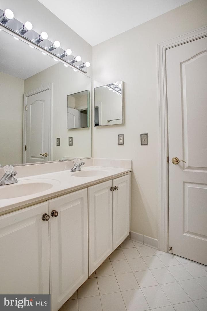 8261 Roseland Drive photo 68