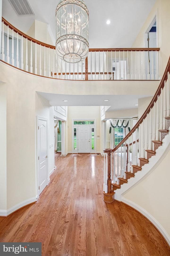 8261 Roseland Drive photo 9