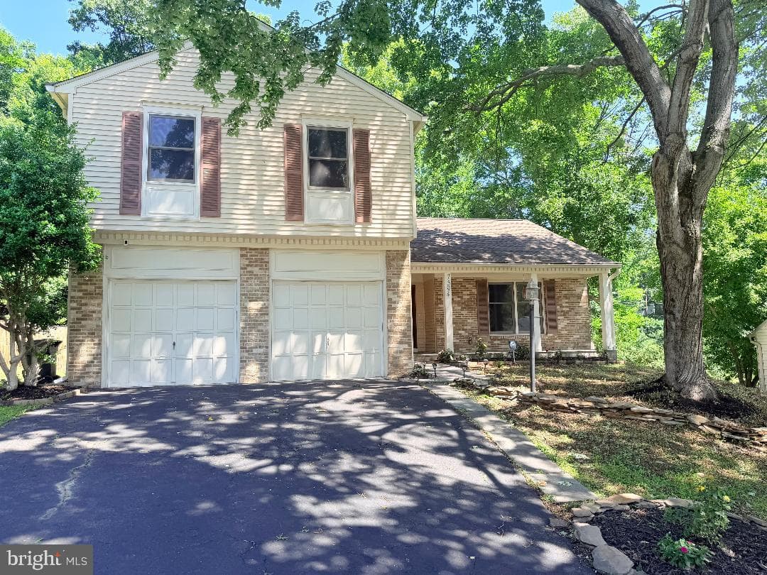 7594 Woodstown Drive, Springfield