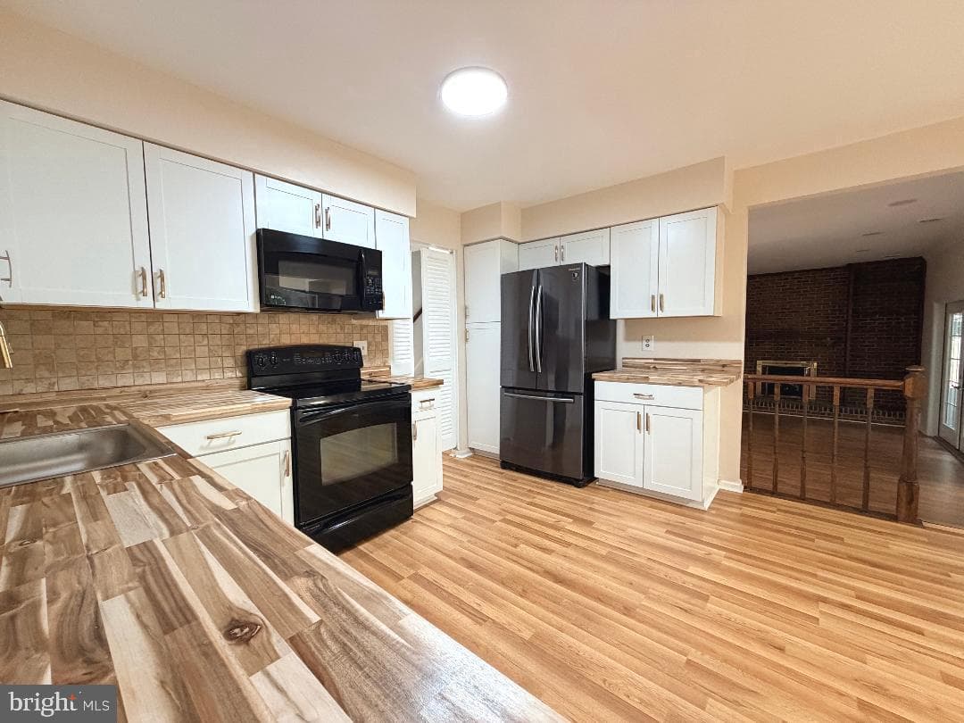 7594 Woodstown Drive photo 14