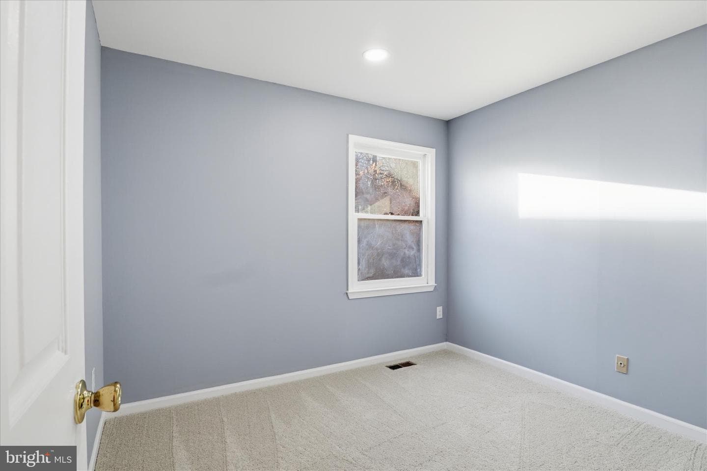 7594 Woodstown Drive photo 25