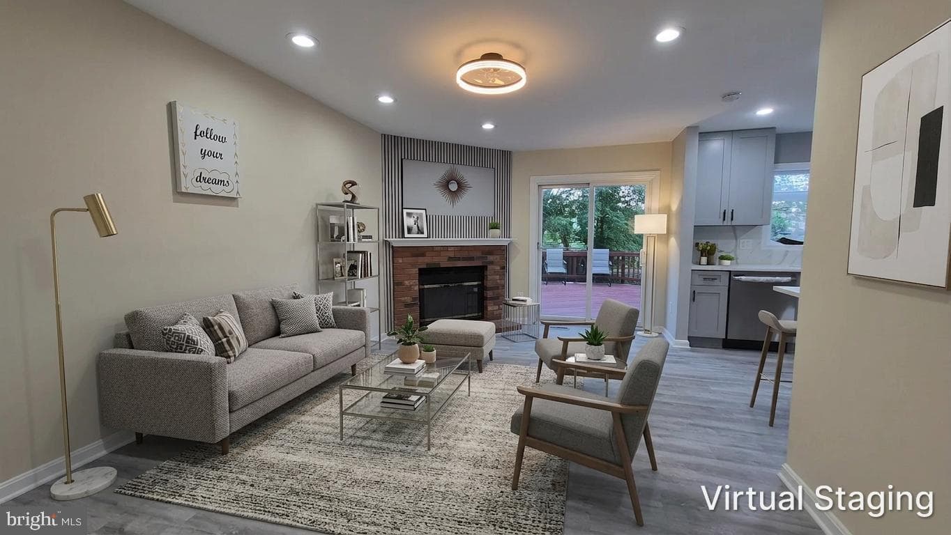 7106 Snug Harbor Court photo 3