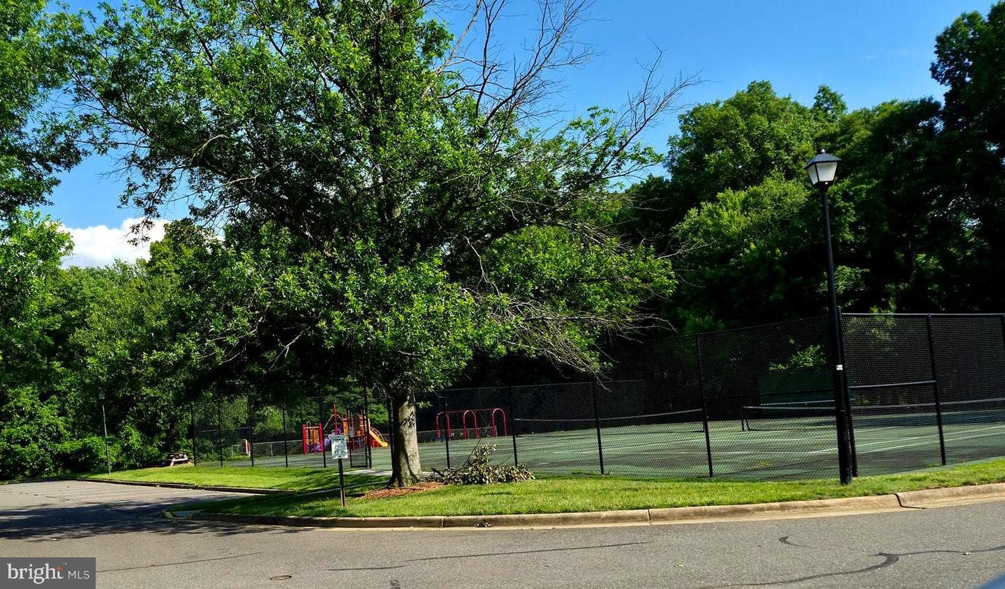 7106 Snug Harbor Court photo 35
