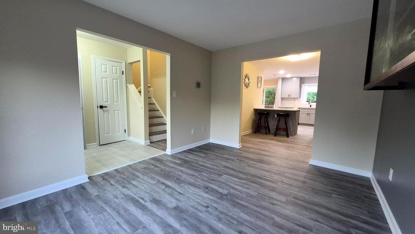 7106 Snug Harbor Court photo 6