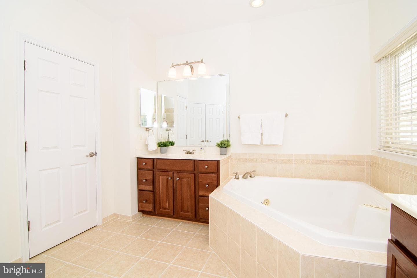 2460 Cypress Green Lane photo 33