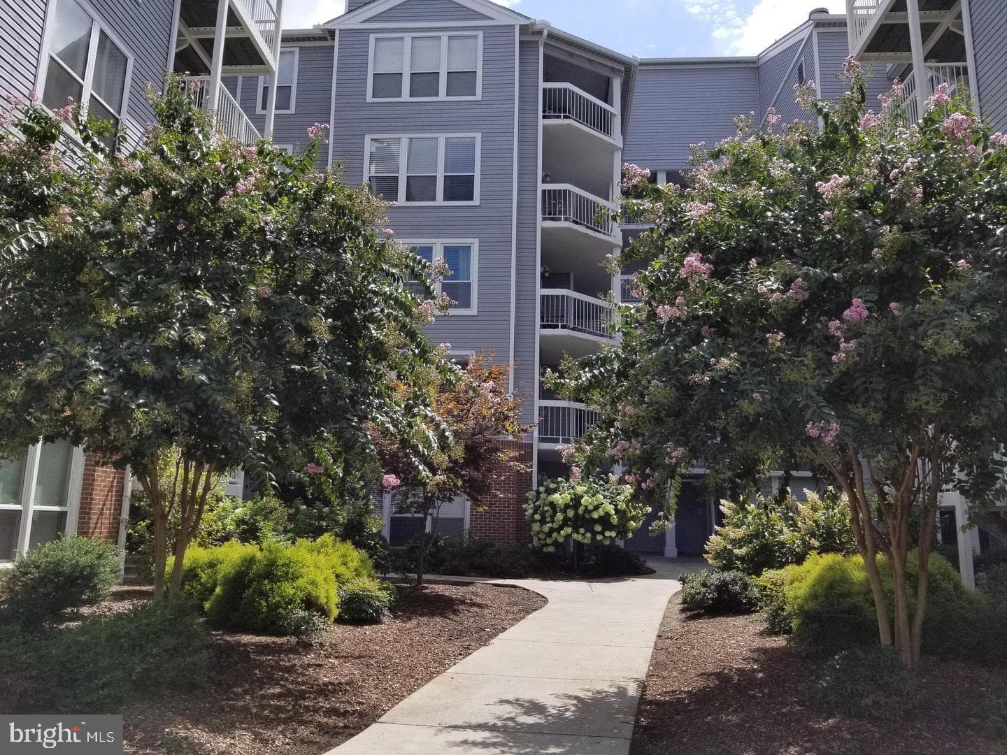 3178 Summit Square Drive #3-B12, Oakton
