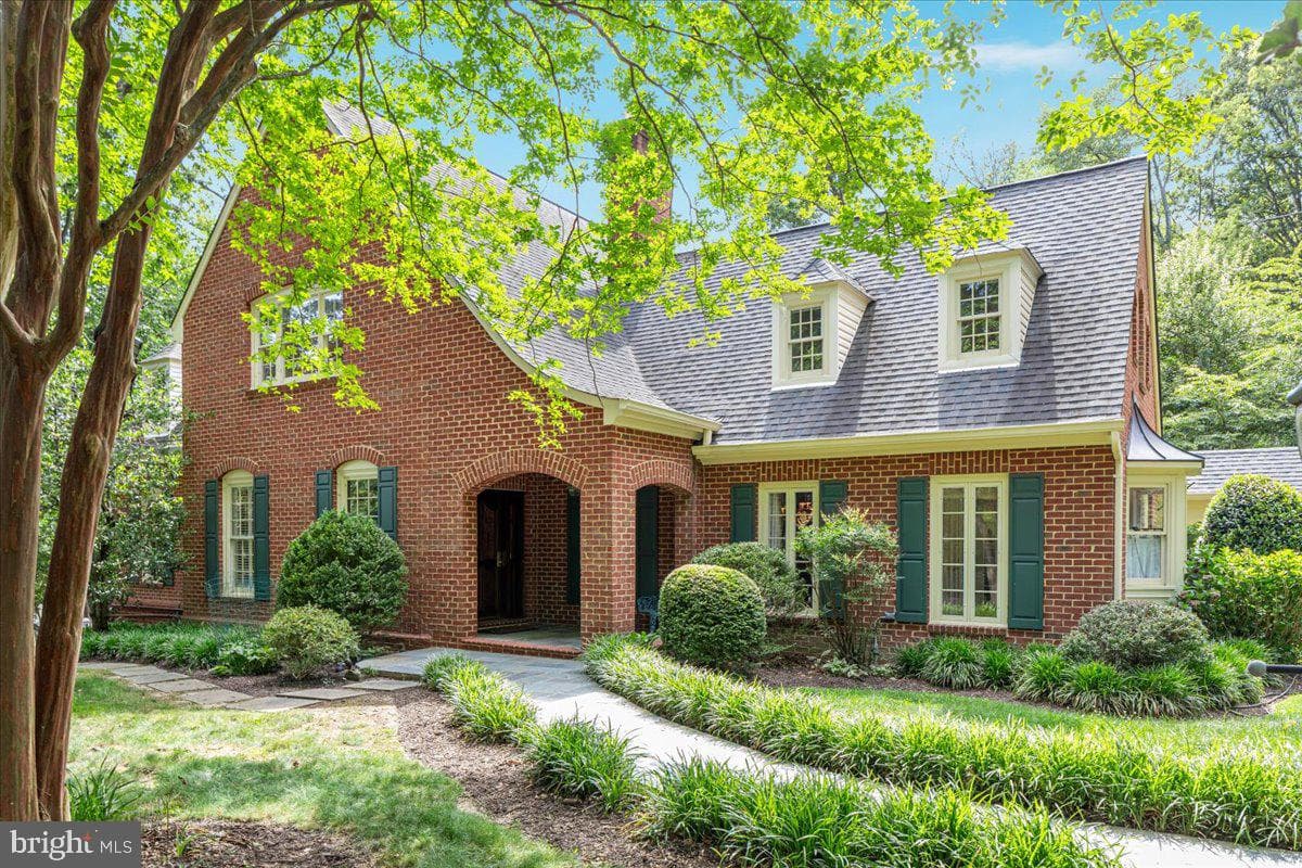 7131 Woodland Drive, Springfield