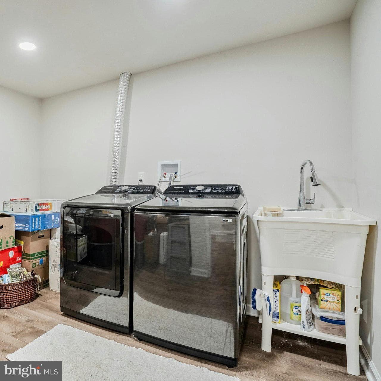 5908 Roberts Common Court photo 22
