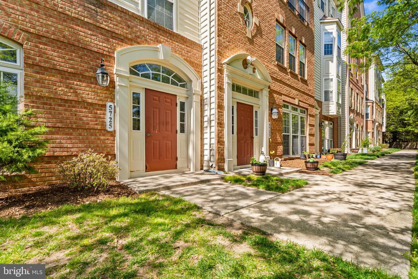 5725 Callcott Way #p, Alexandria