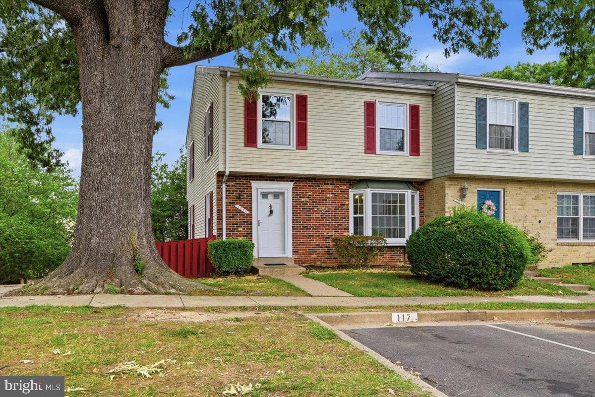 7276 Larrup Court, Alexandria