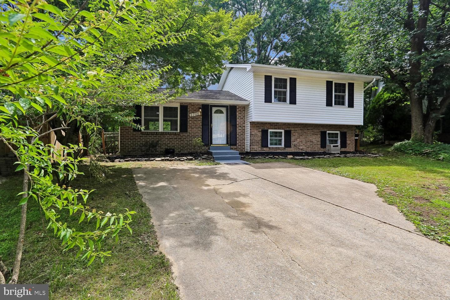5706 Oak Apple Court, Burke