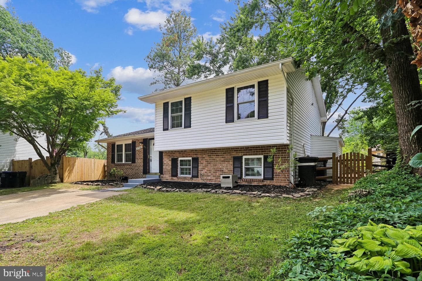 5706 Oak Apple Court photo 4
