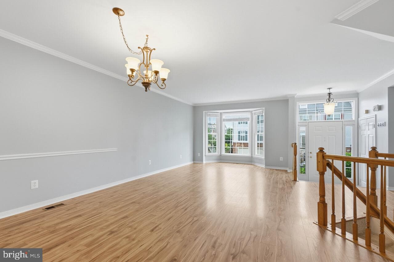 7035 Kings Manor Drive photo 12