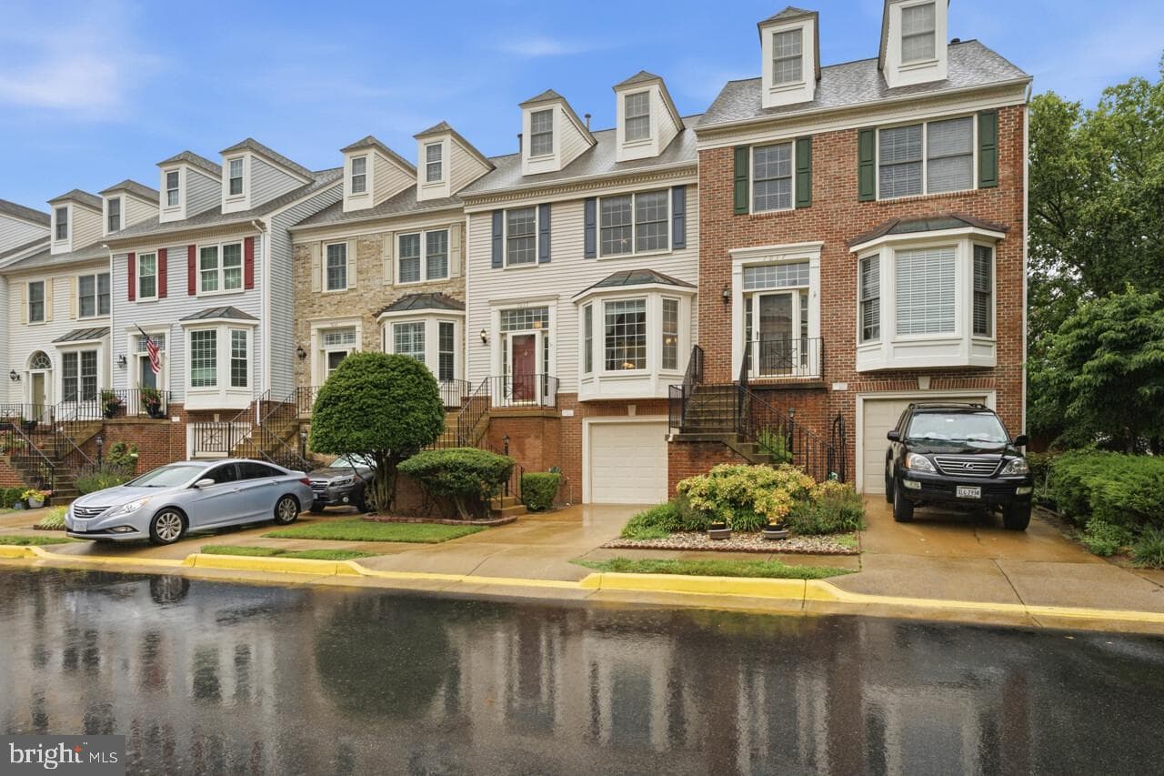 7035 Kings Manor Drive, Alexandria