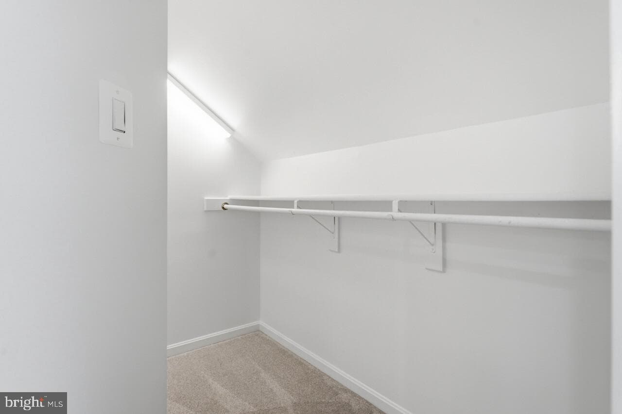 7035 Kings Manor Drive photo 40