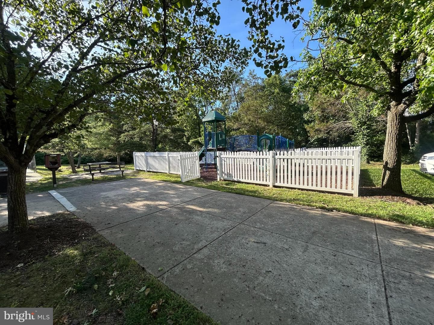 7035 Kings Manor Drive photo 57