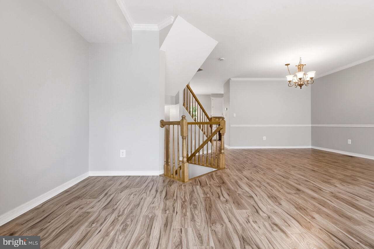 7035 Kings Manor Drive photo 6