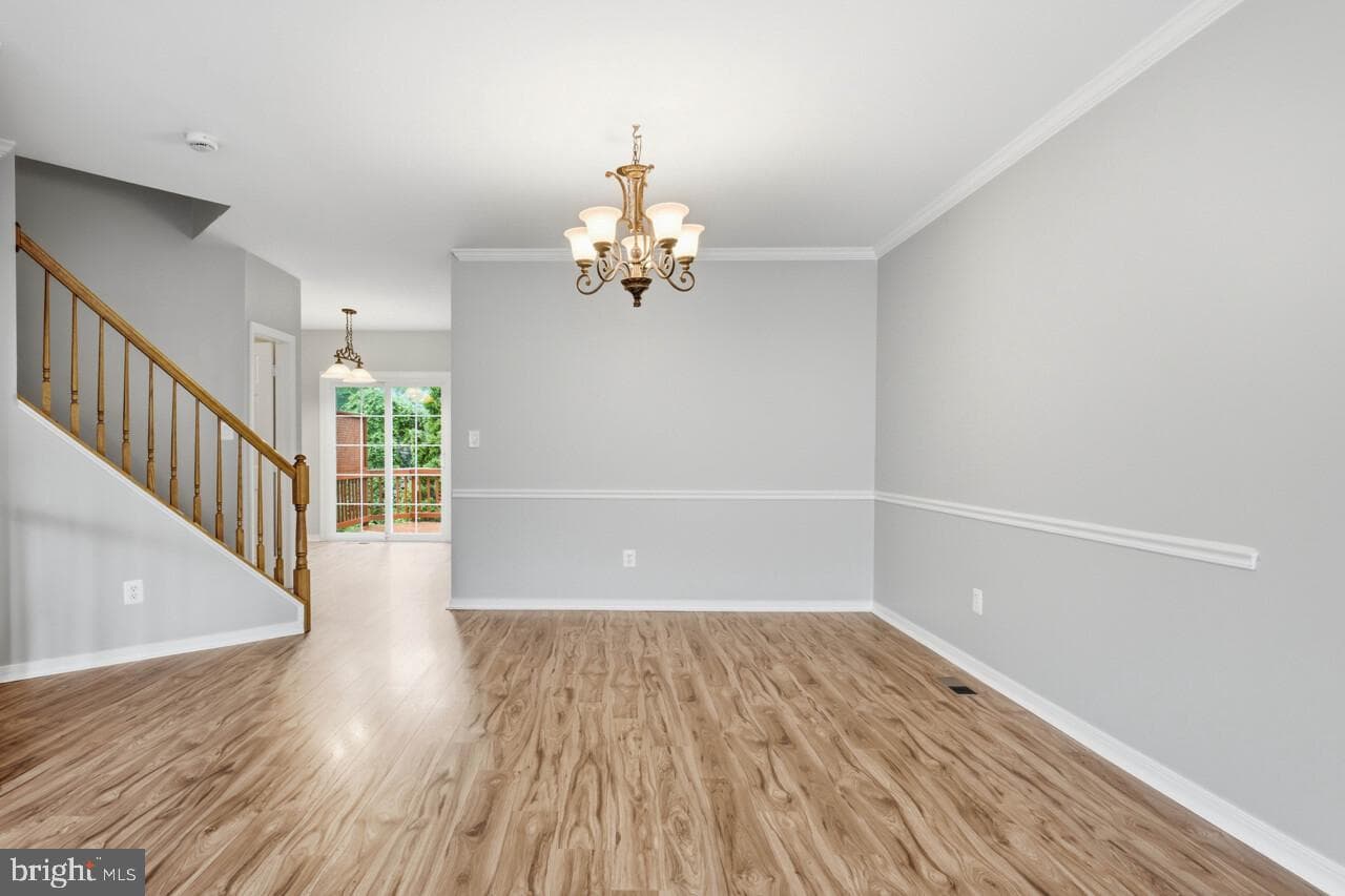 7035 Kings Manor Drive photo 8