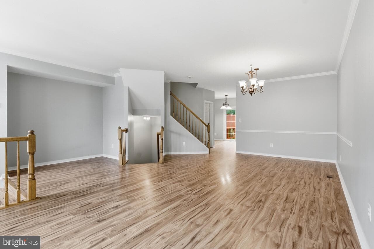 7035 Kings Manor Drive photo 9
