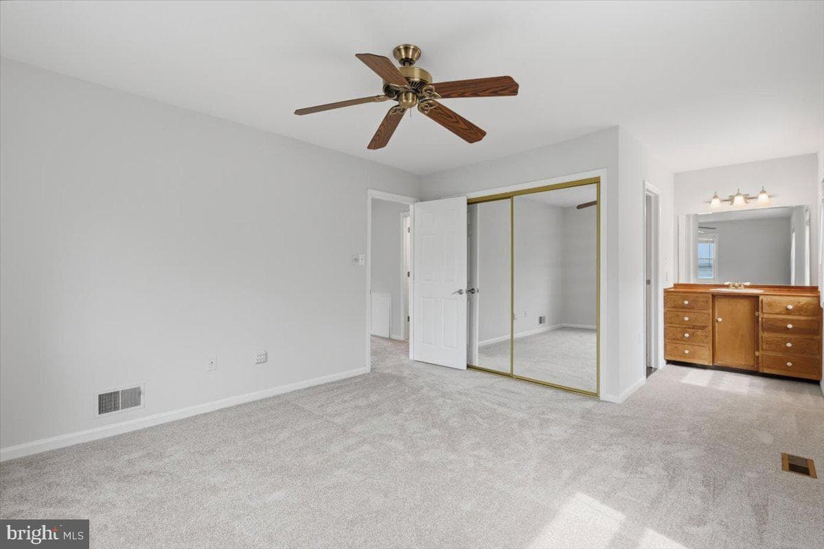 5526 Hollins Lane photo 16