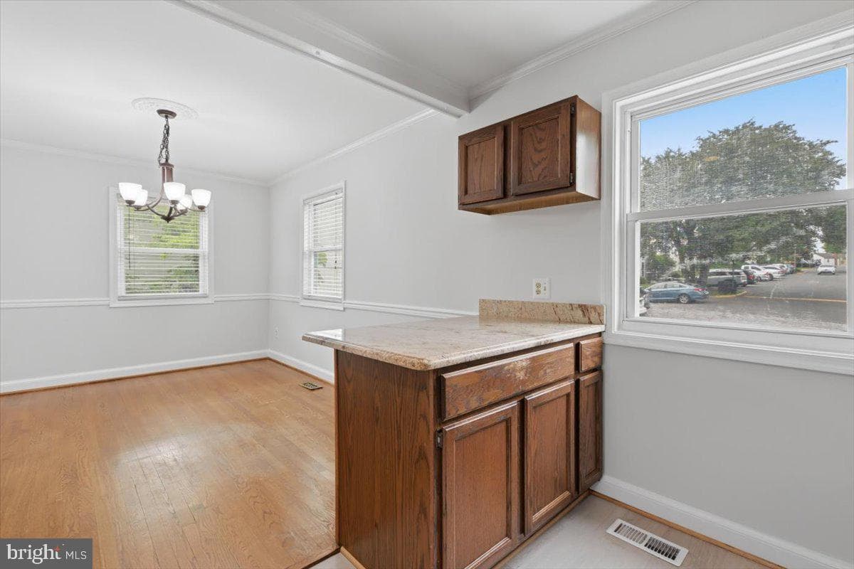 5526 Hollins Lane photo 27