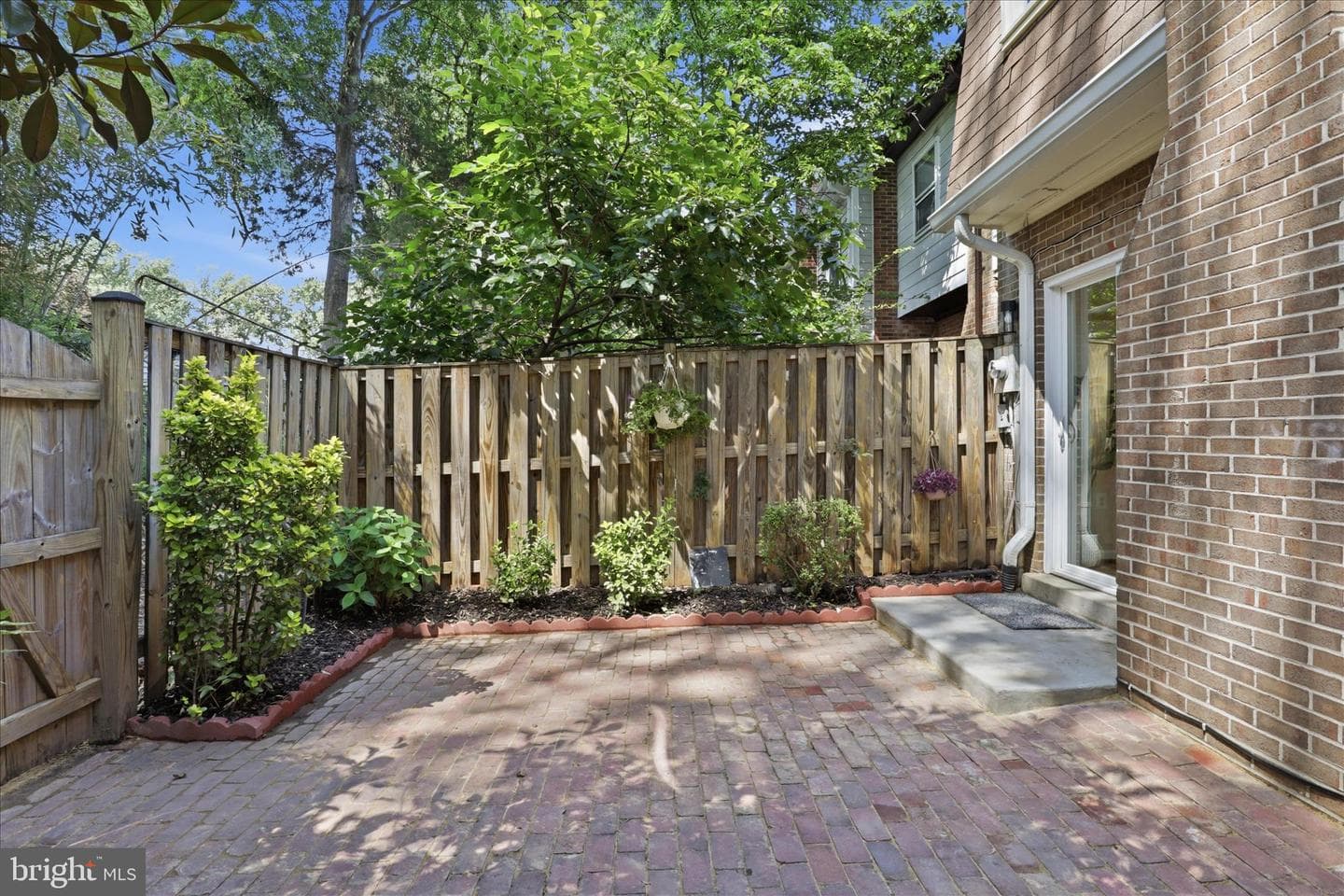 4560 Metro Court photo 32