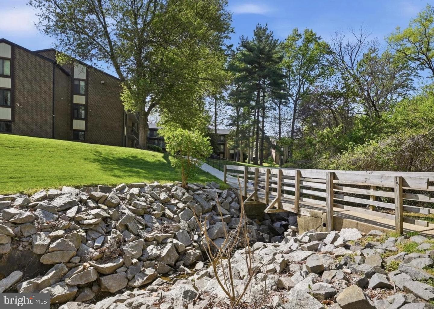 9706 Kingsbridge Drive #102 photo 59