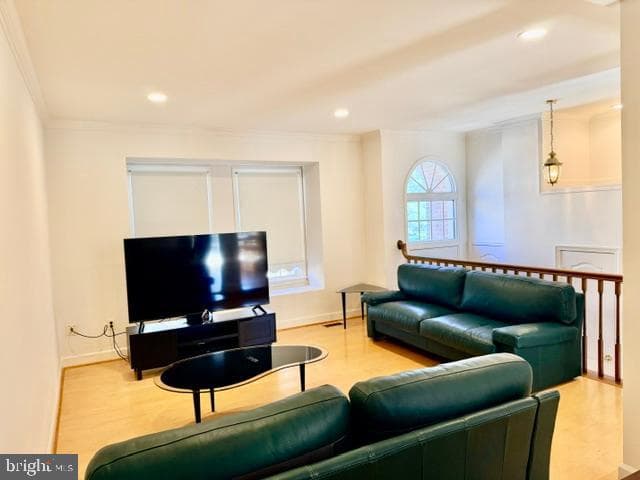 8015 Merry Oaks Court, Vienna