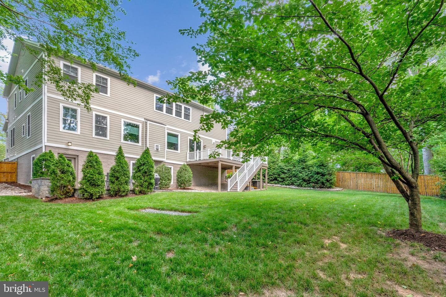 1712 East Avenue photo 100