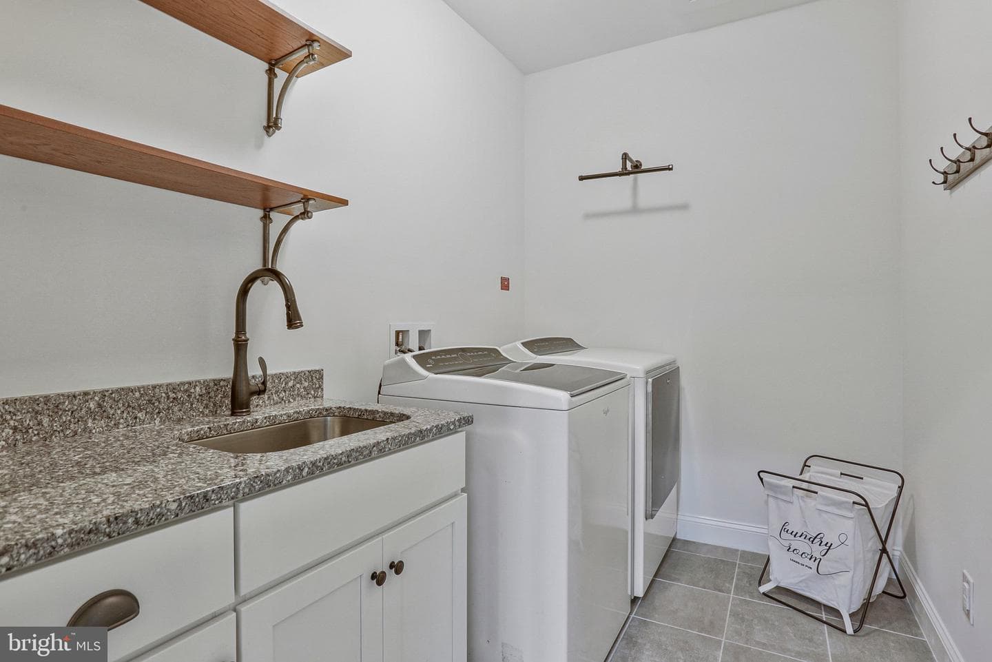 1712 East Avenue photo 43