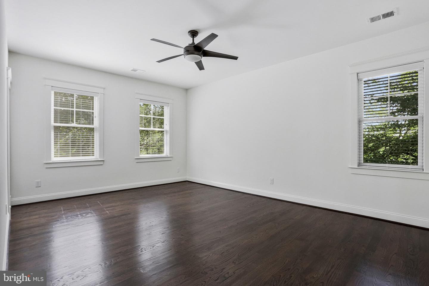 1712 East Avenue photo 73