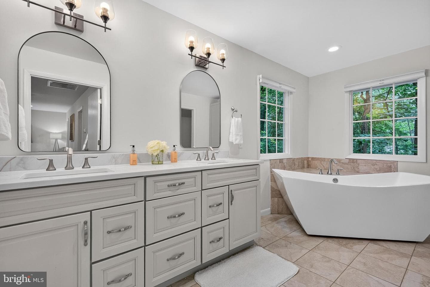 2511 Charlestown Lane photo 4