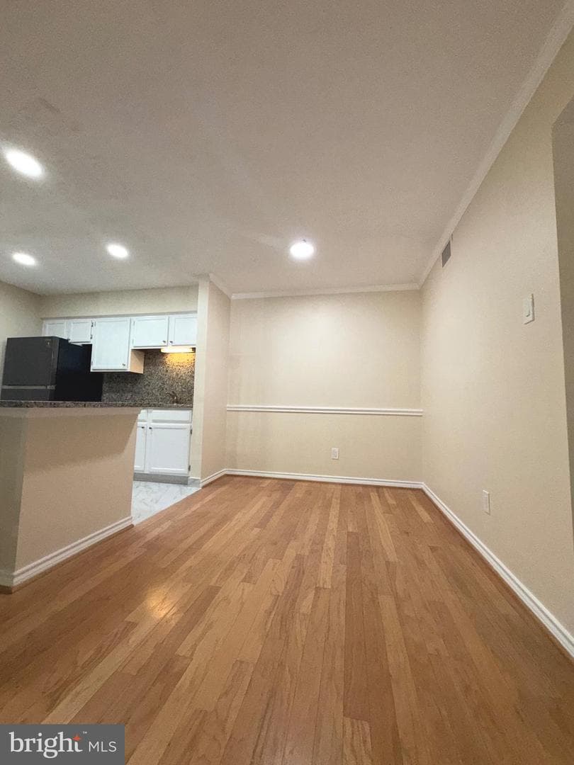 1534 Lincoln Way #204 photo 8