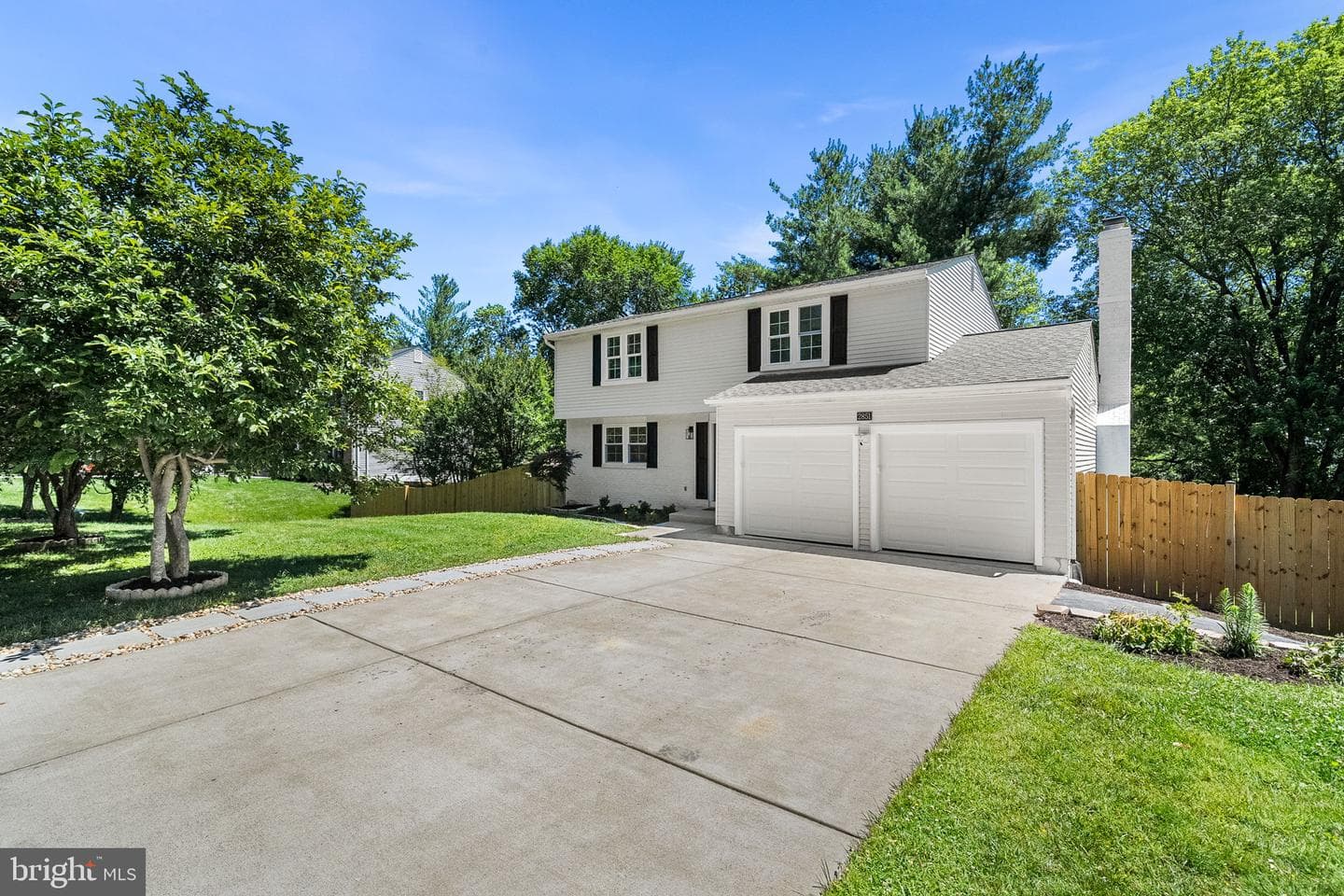 2851 Edgelea Road photo 3
