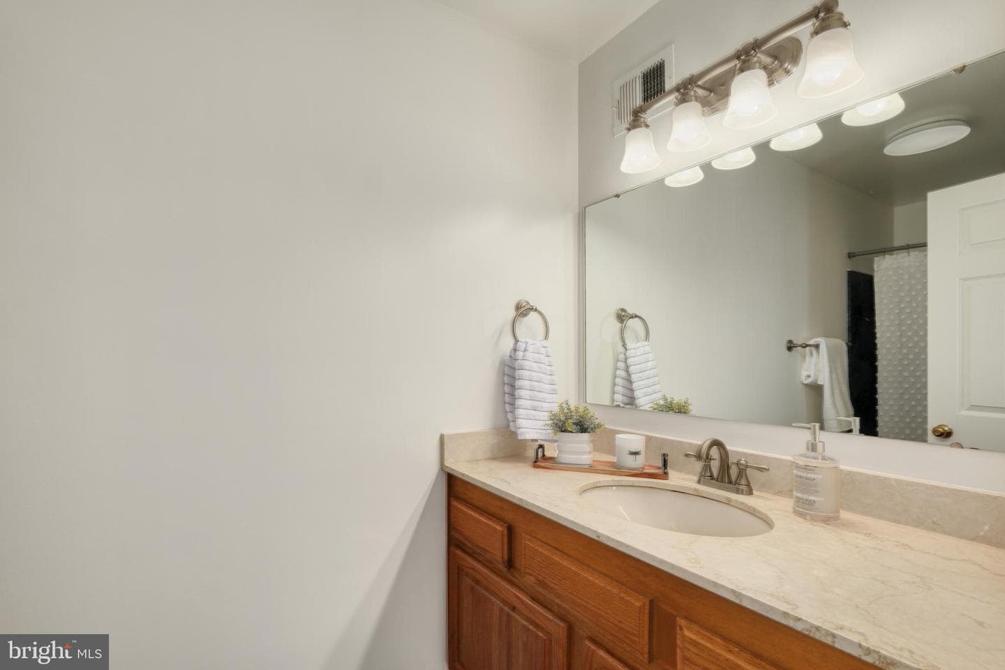 8174 Cliffview Avenue photo 28