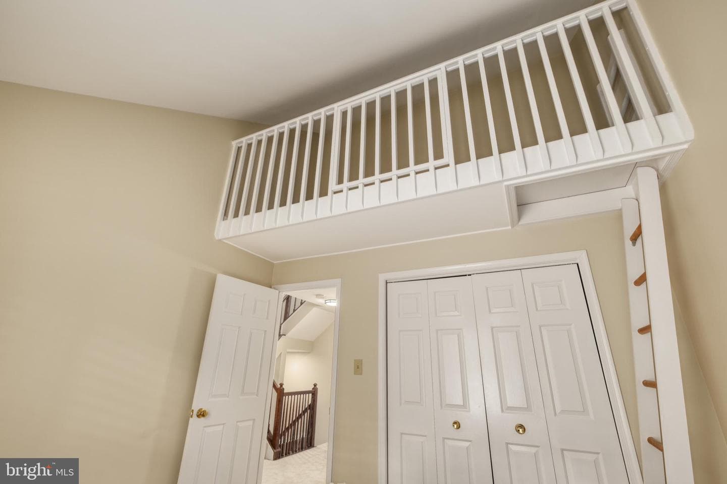 8174 Cliffview Avenue photo 31