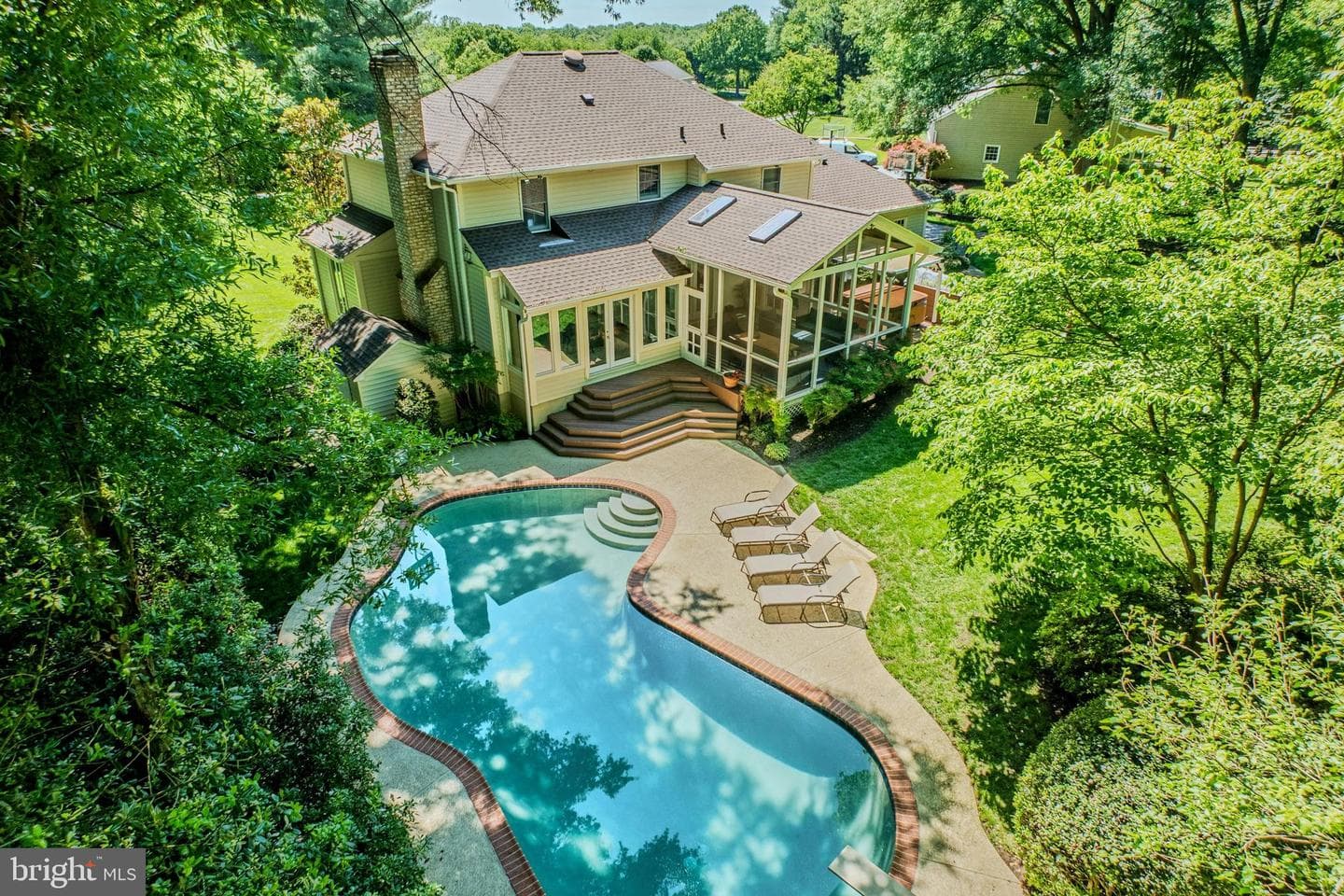 10904 Berryland Court photo 2