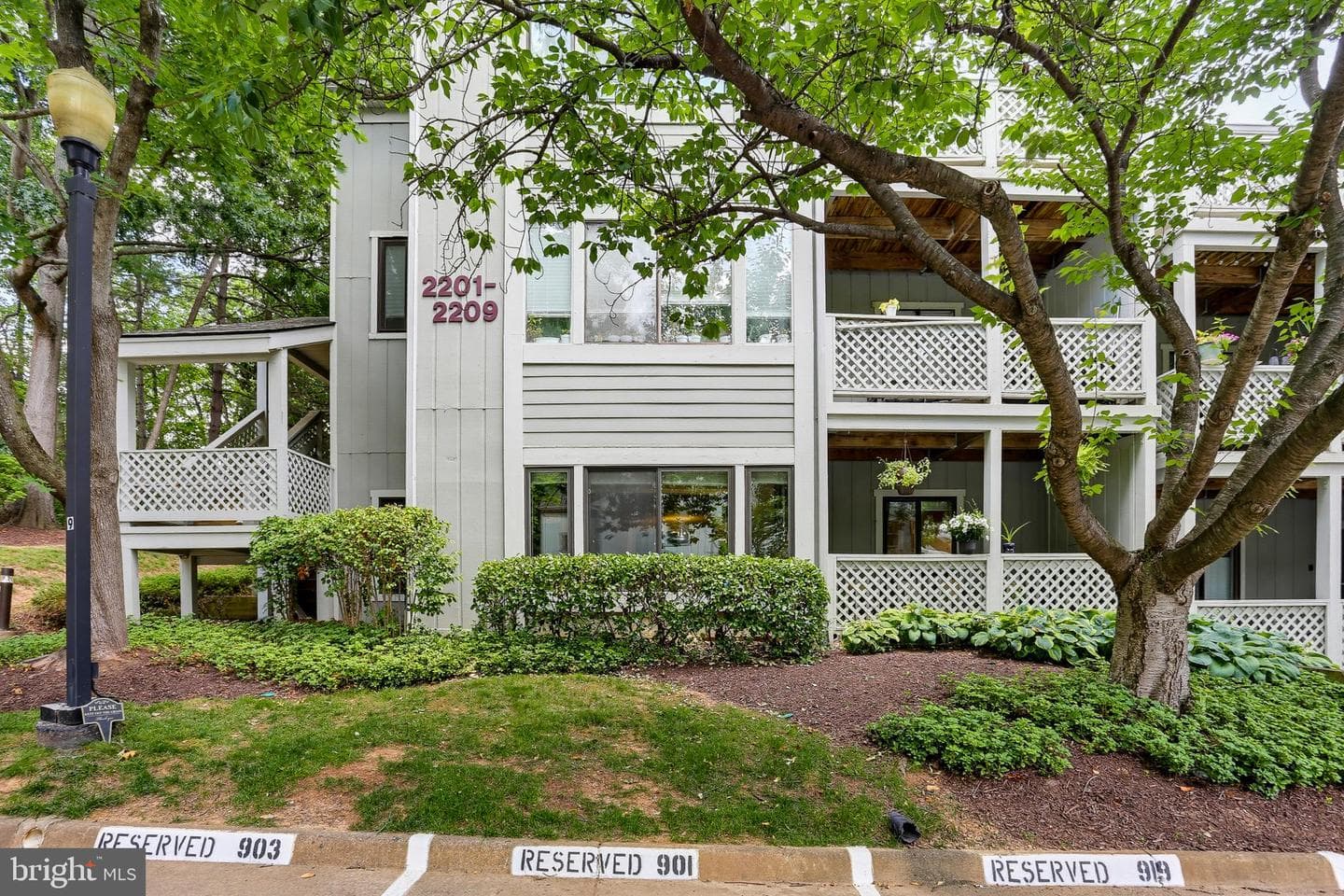 2205 Hunters Run Drive photo 3