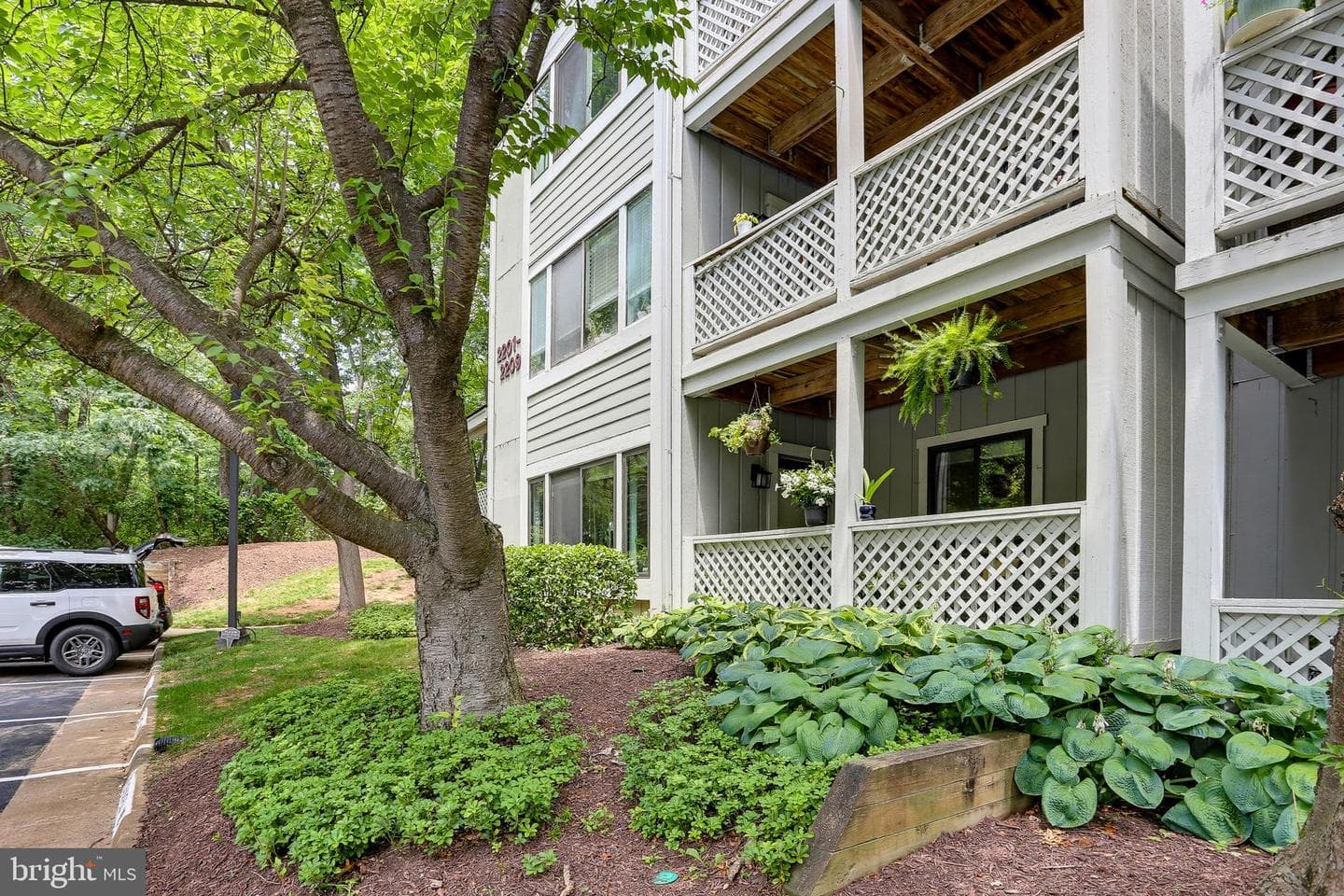 2205 Hunters Run Drive photo 4